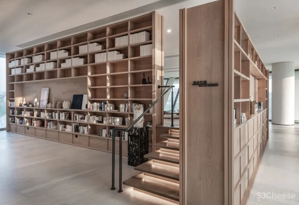 重庆滨江边的“时光之轮” 元禾大千