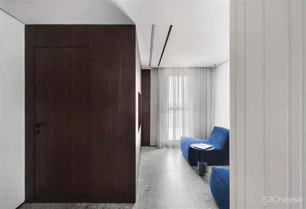 170㎡顶层复式,极简轻奢!