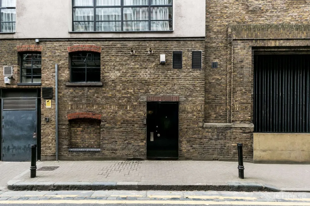 他十七年前设计的老房,现在五千万成交,这设计是真黑