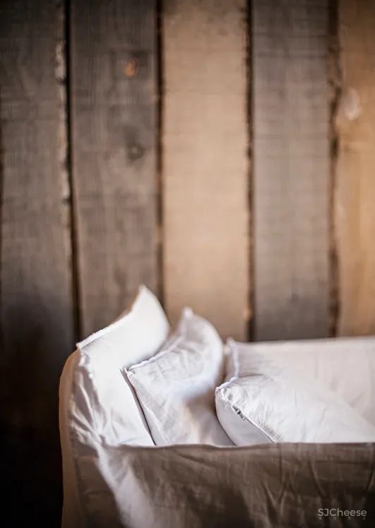 乡下民宿越做越精致，它们却反其道而行：越简陋越高级