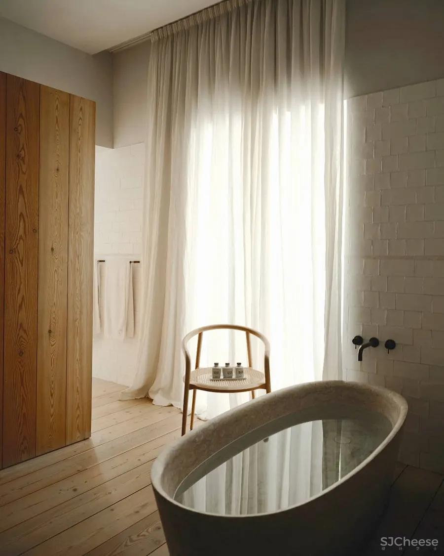 乡下民宿越做越精致，它们却反其道而行：越简陋越高级