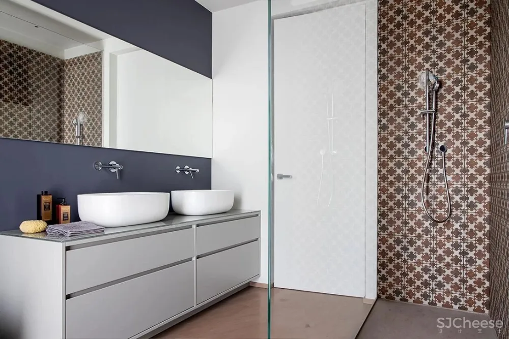 如何把高姿态的天鹅绒运用得优雅又接地气?这个家一定是个完美示范