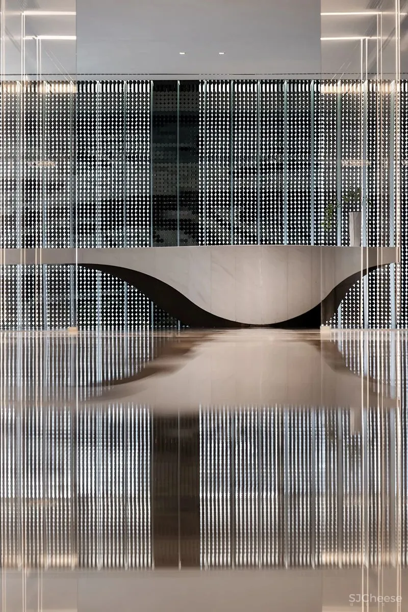 以简驭繁,线形空间里的“光”之美学!