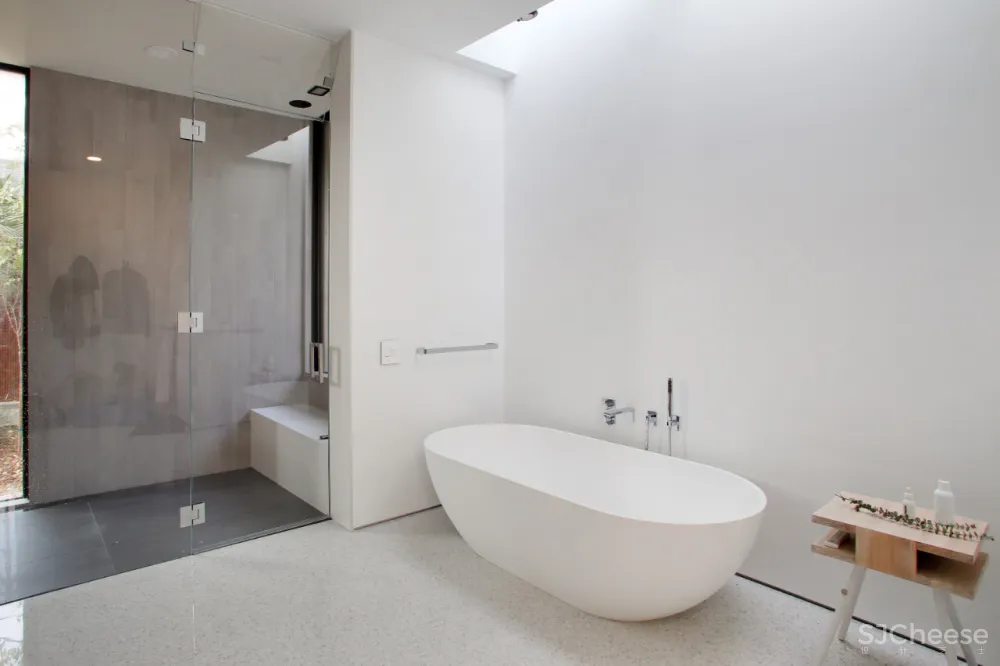 418㎡ 建筑师之家,在树林里探索极简主义美学