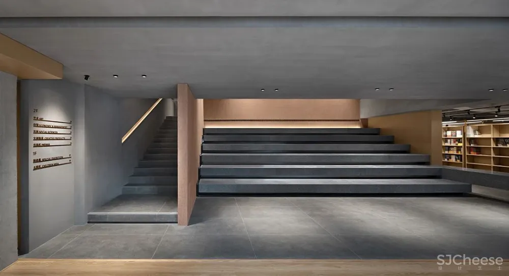 立品设计 郑铮 一家书店，点亮一座城市的文化灯塔