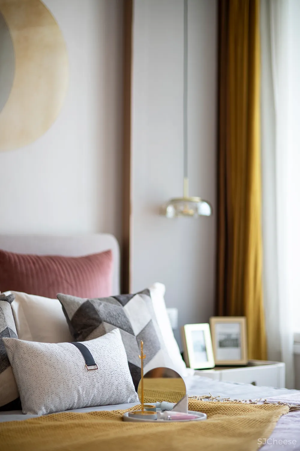 香港方黄新作:这年青春我们正好 玩转新时尚的马卡龙与水墨丹青