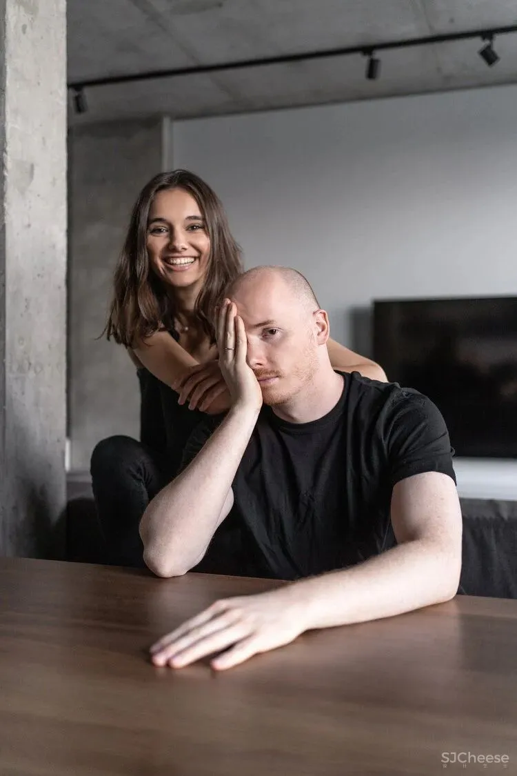 99㎡四居室,夫妻企业家,一人一间办公室!