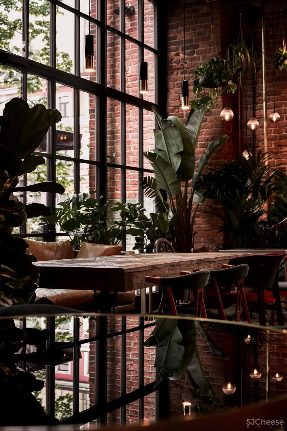 旧仓库爆改小酒馆，太有气氛了