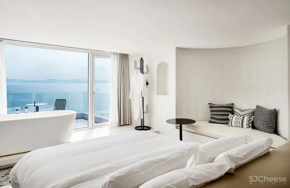 深圳埂上设计丨这栋洁净纯白的建筑，让人彷如置身圣托里尼岛