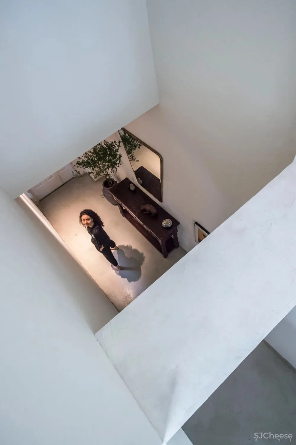 500㎡极简风别墅,返璞归真的侘寂美学!