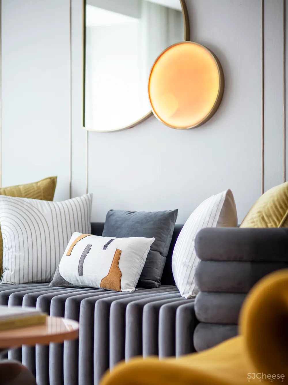 香港方黄新作:这年青春我们正好 玩转新时尚的马卡龙与水墨丹青