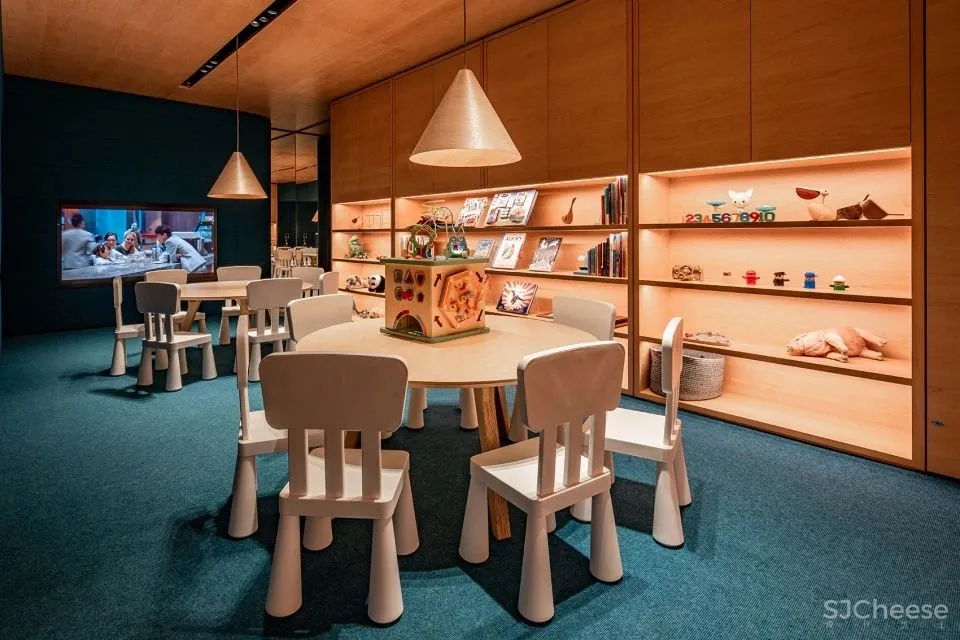 天津“NIO蔚来”旗舰店 Raams Architecture Studio