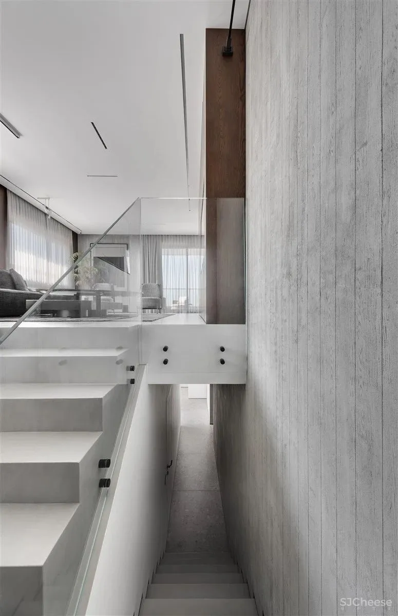 170㎡顶层复式,极简轻奢!