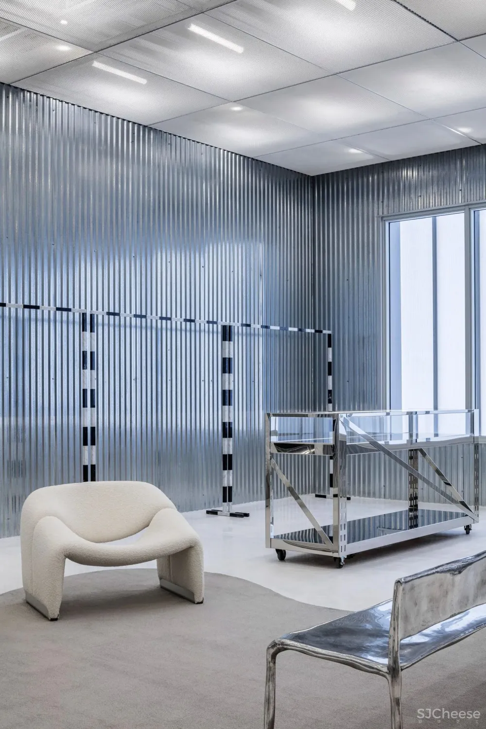 迈阿密设计街区的Off White,可不只是一家商店