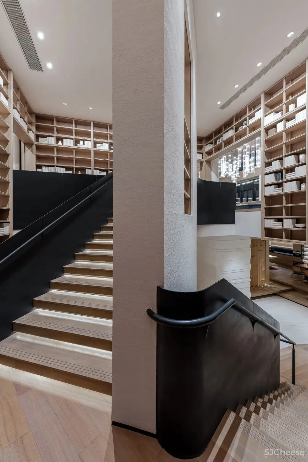 重庆滨江边的“时光之轮” 元禾大千