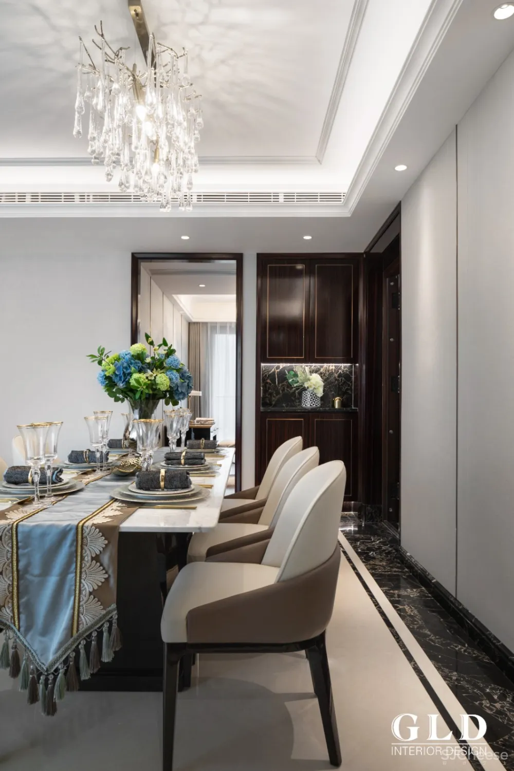 GLD绿檀设计|都市新古典的烈焰璀璨