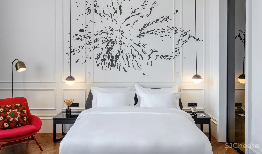 百年医院爆改五星级酒店,历史建筑表皮下,内里却这么前卫时尚