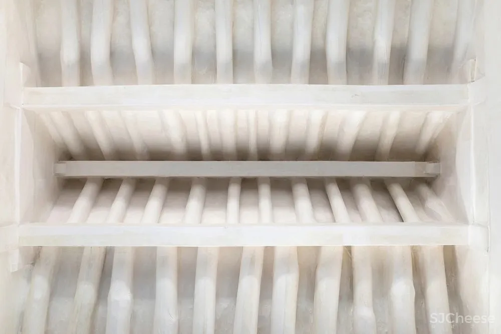 首尔市中心这家餐厅,院里竟种满了茅草?