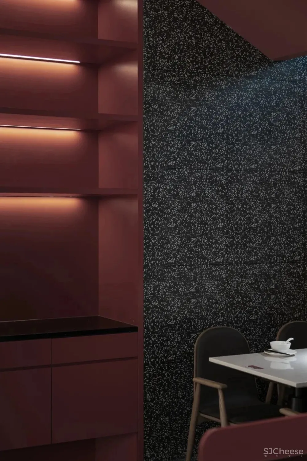 传统的港式餐厅这样设计很有感觉!