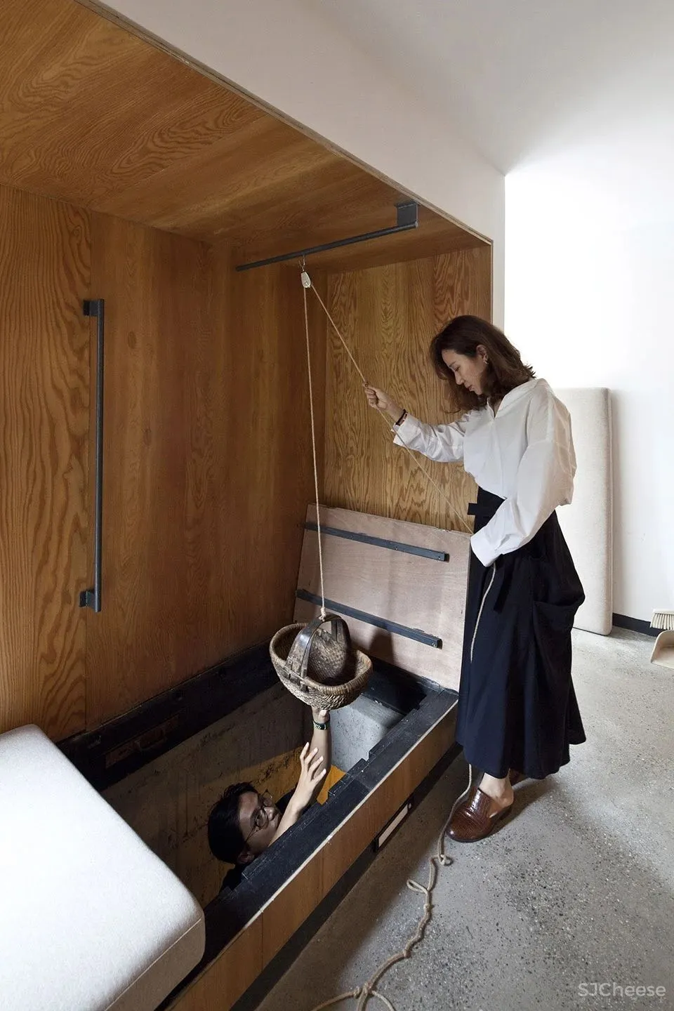 北京这栋沉静百年的老宅没有爆改,却把过道运用得淋漓尽致!