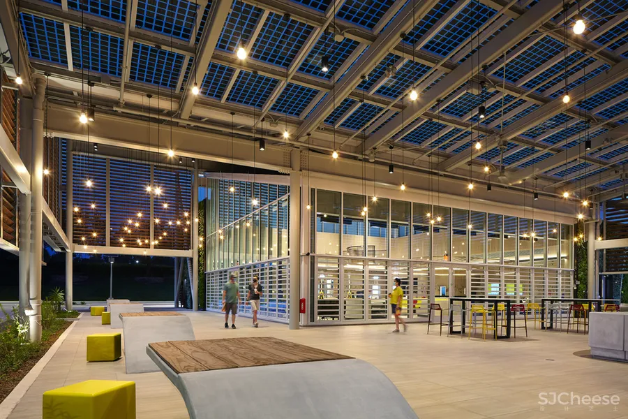 麦当劳第一家全球旗舰餐厅开幕!看似「简易」的设计,却能全靠自己发电