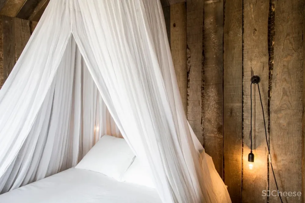 乡下民宿越做越精致，它们却反其道而行：越简陋越高级