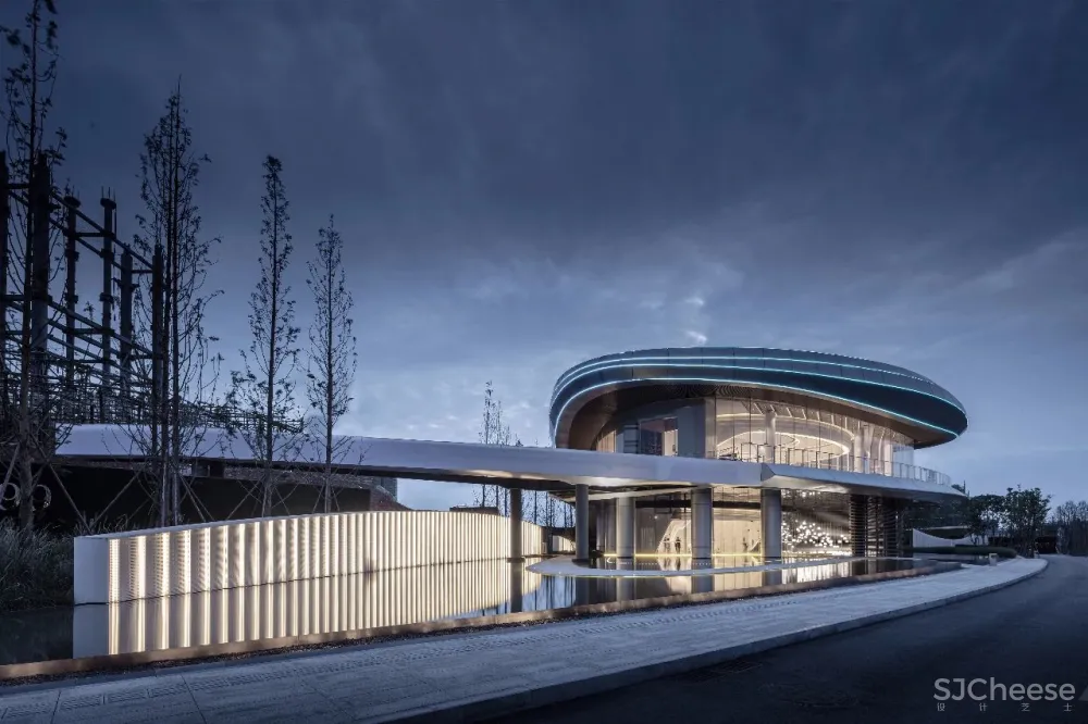 凌子达新作 星云流动的空间