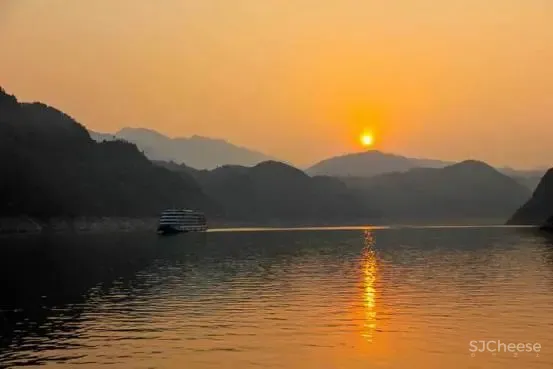 山川·光盒:卓越平湖壹号销售中心 达观设计凌子达