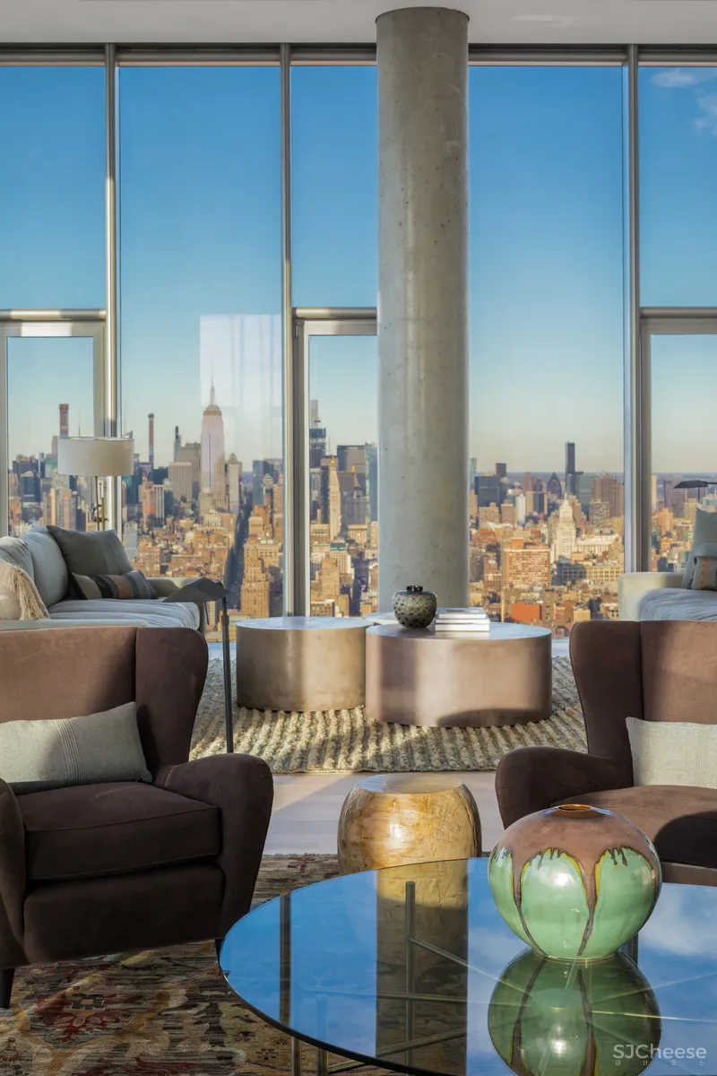 毛坯感的顶层公寓，一个月租金68万，三种软装陈设，哪种更高级？