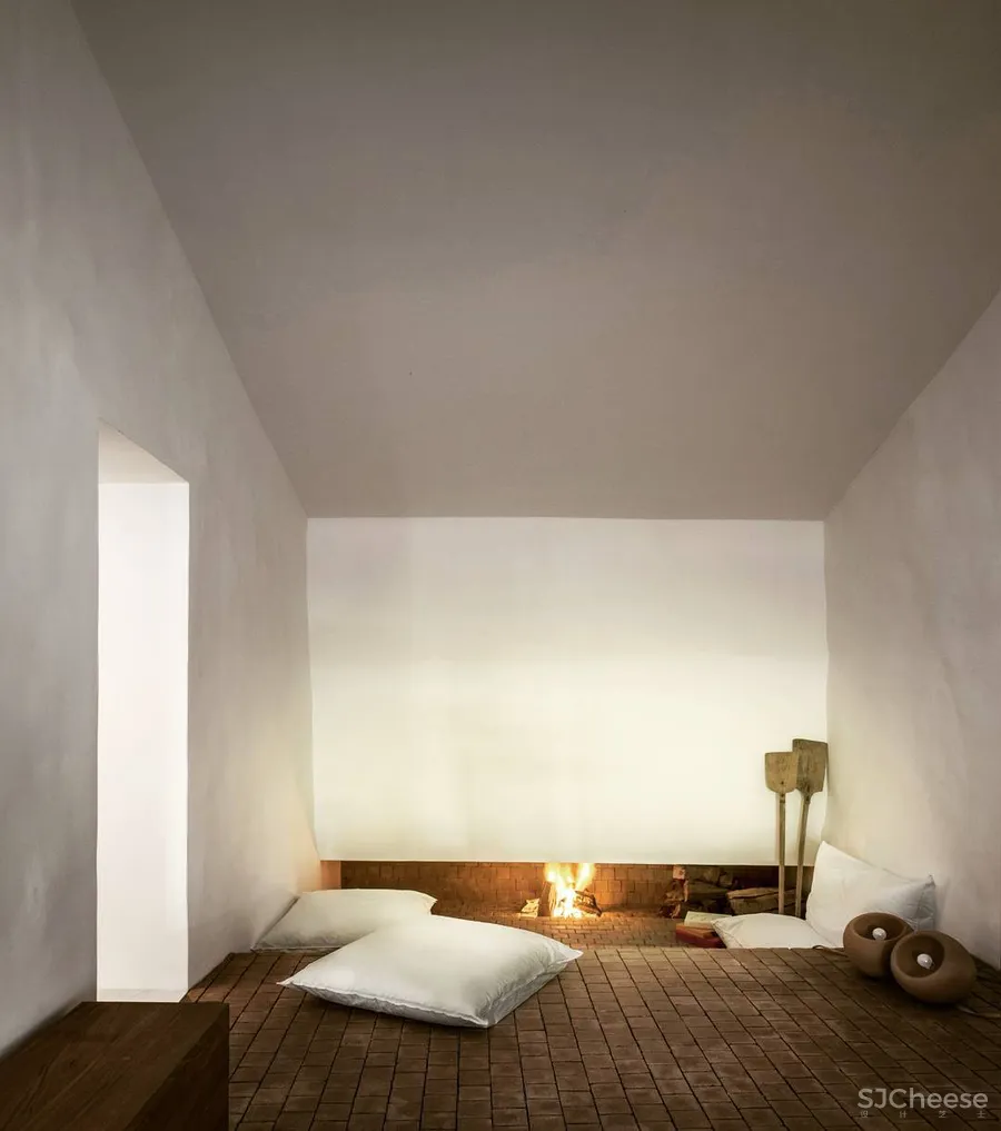 乡下民宿越做越精致，它们却反其道而行：越简陋越高级