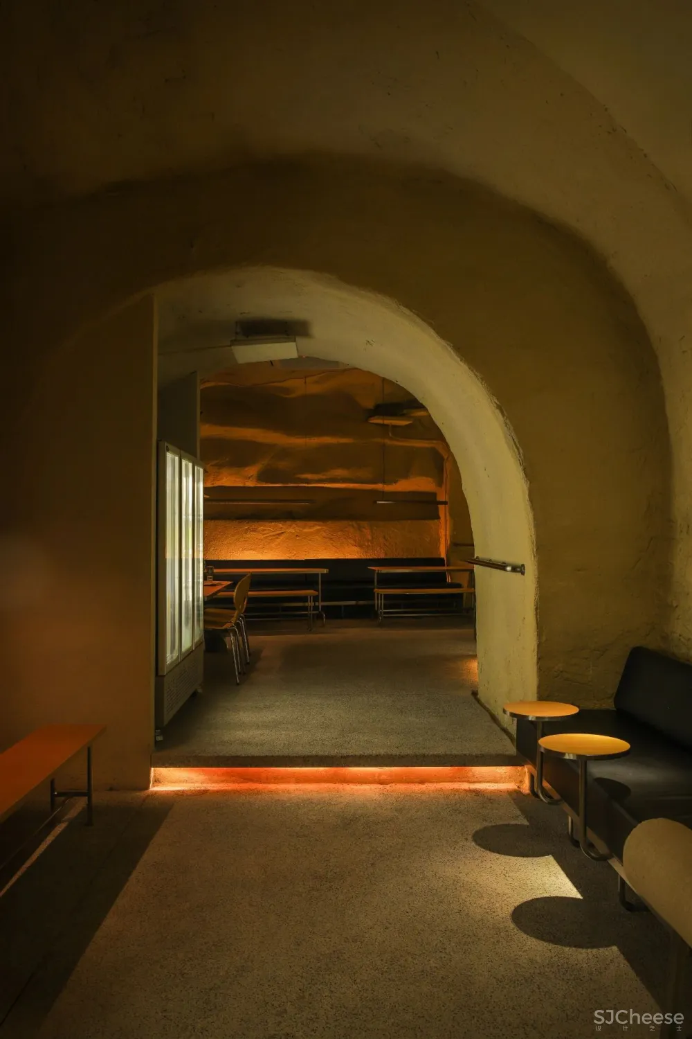 Hops Caver：从未来到过去，防空洞变酒吧