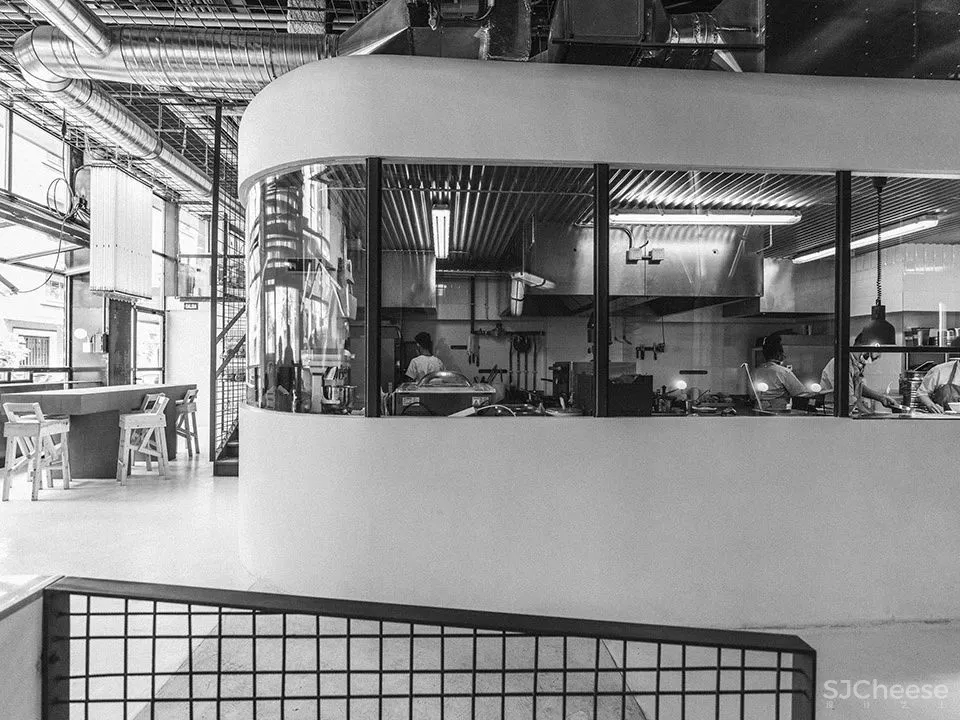 空间再构 西班牙Mo de Movimiento餐厅