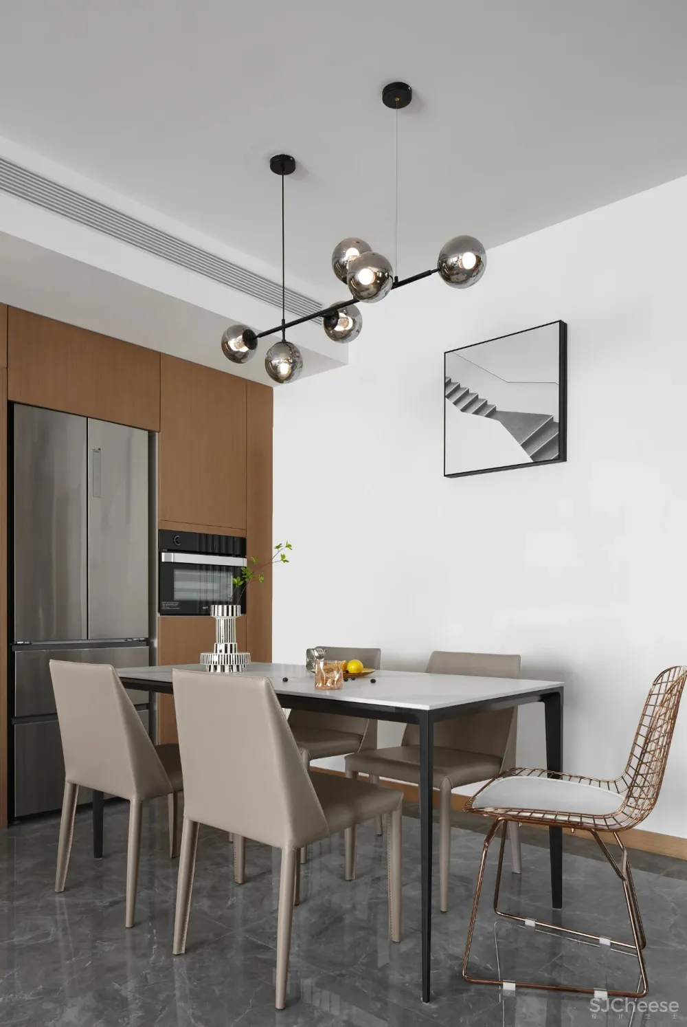 波子汽水之家，描绘充满活力的橙色空间！