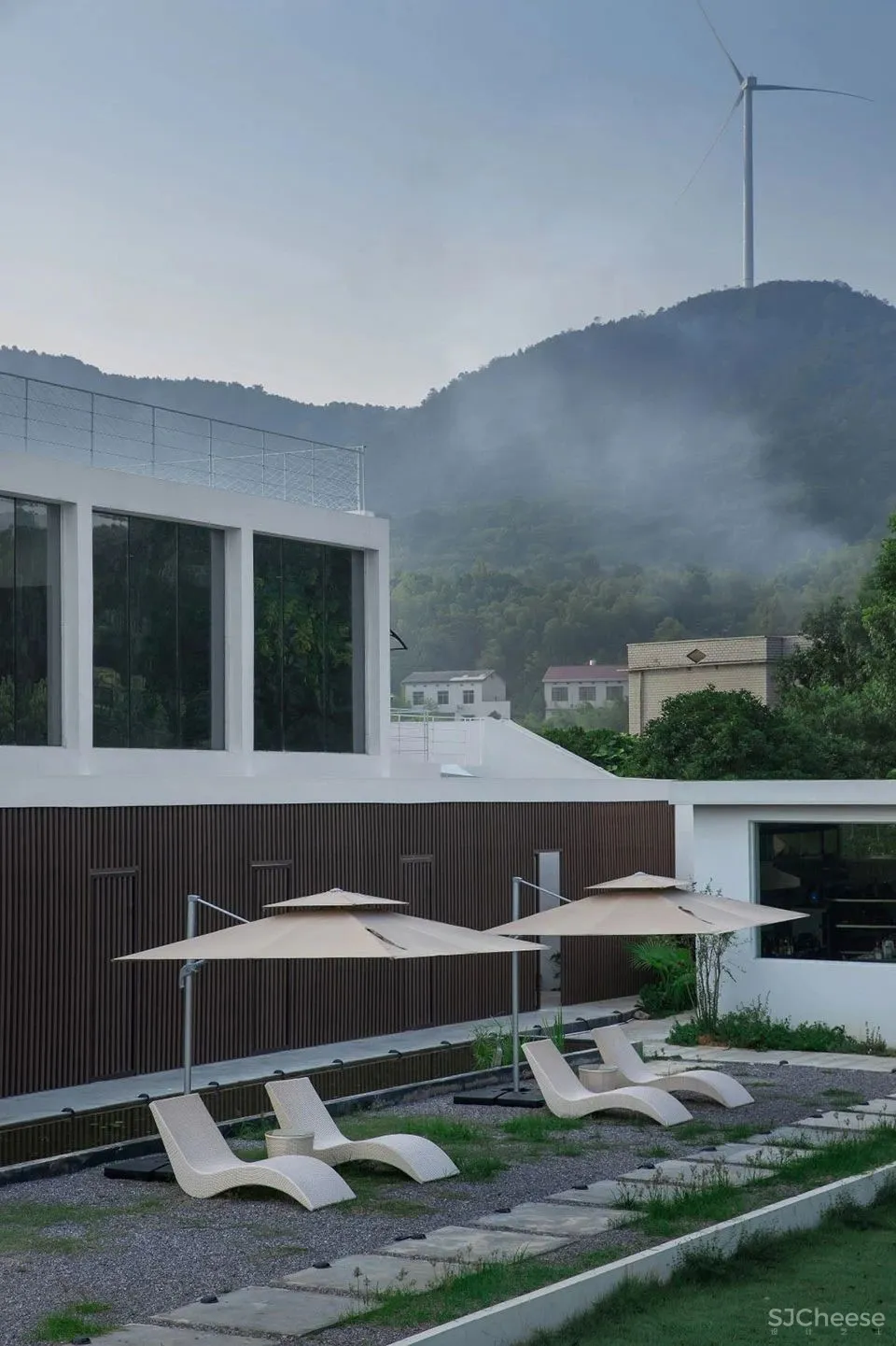 稻田里的极简民宿