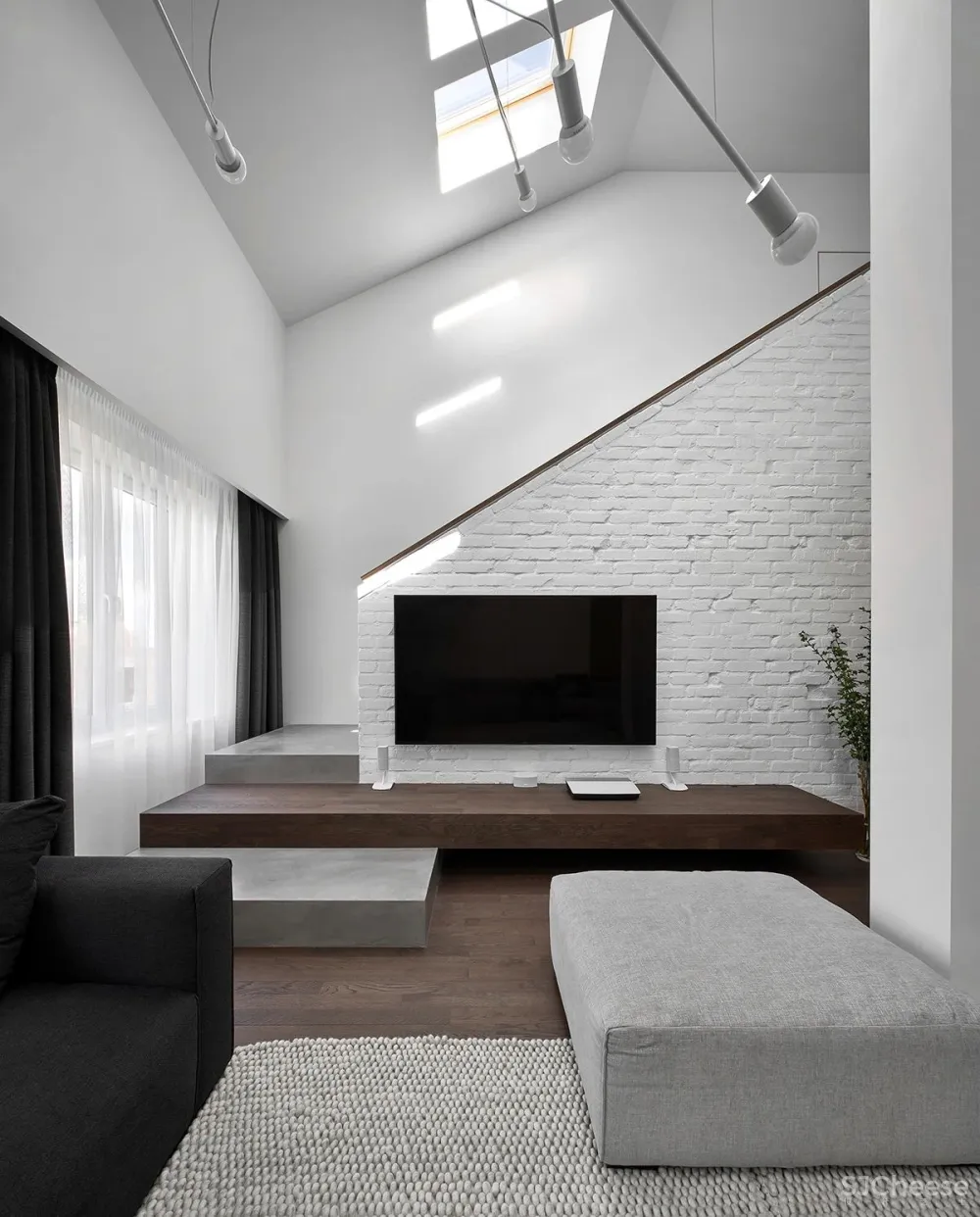 130㎡ 的简约阁楼,白砖墙也可以很高级