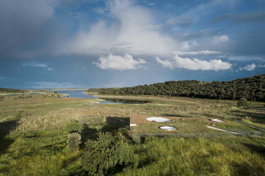 乡下民宿越做越精致，它们却反其道而行：越简陋越高级