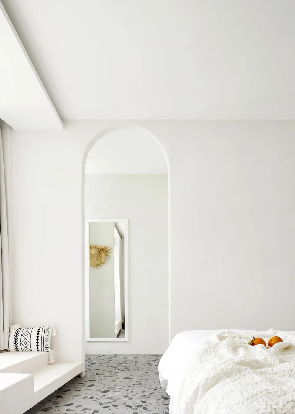 深圳埂上设计丨这栋洁净纯白的建筑，让人彷如置身圣托里尼岛