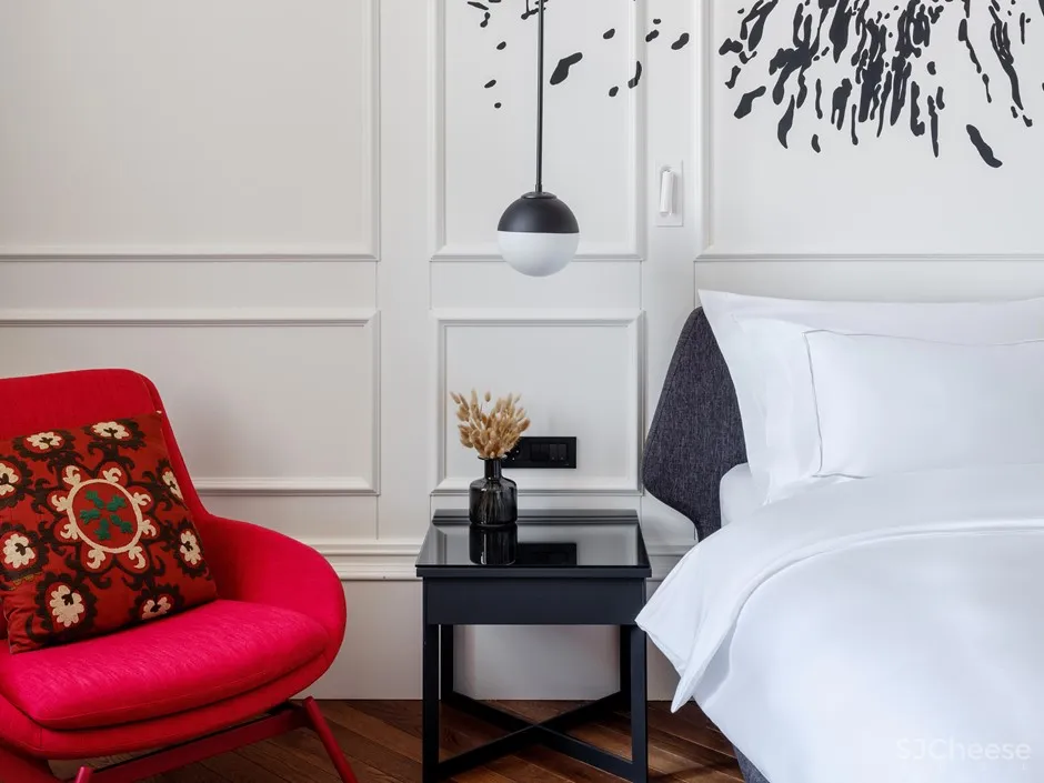 百年医院爆改五星级酒店,历史建筑表皮下,内里却这么前卫时尚