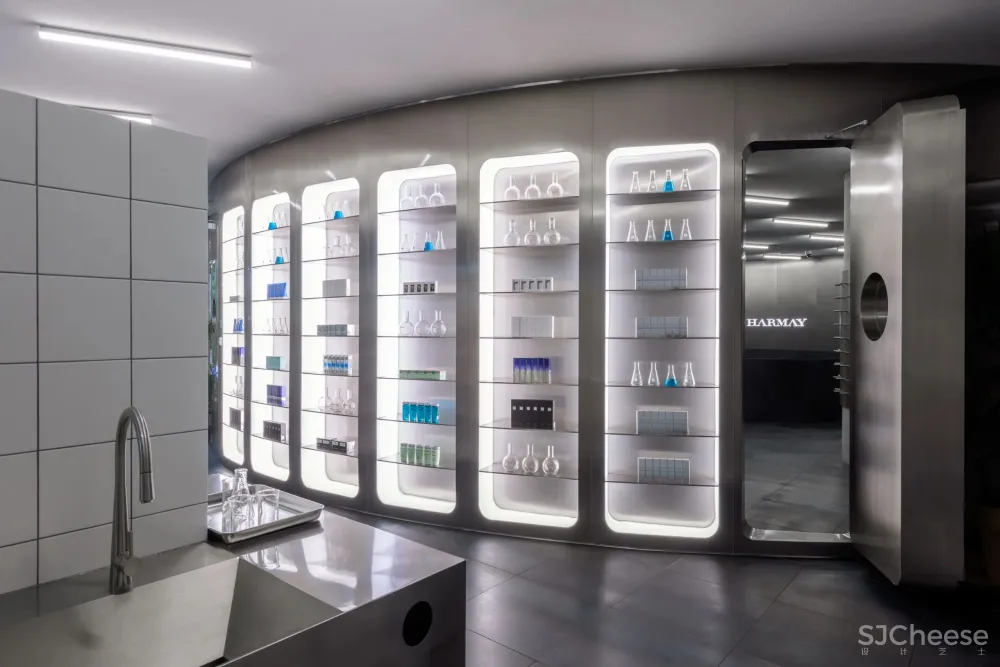 必逛的网红美妆店話梅落地成都,你打卡了吗?