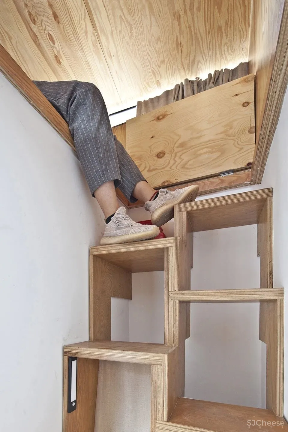 北京这栋沉静百年的老宅没有爆改,却把过道运用得淋漓尽致!