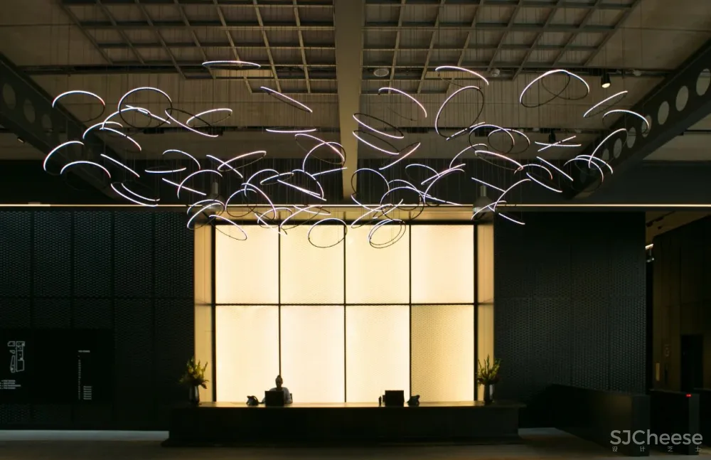 大堂挂幅画,早就过时了!这样的装置才叫灵动