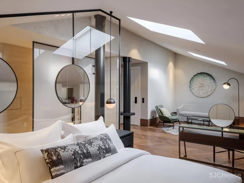 百年医院爆改五星级酒店,历史建筑表皮下,内里却这么前卫时尚