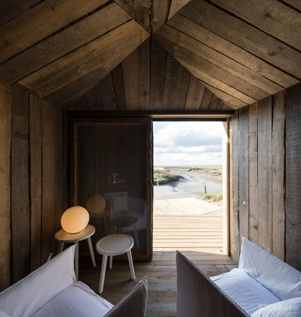 乡下民宿越做越精致，它们却反其道而行：越简陋越高级