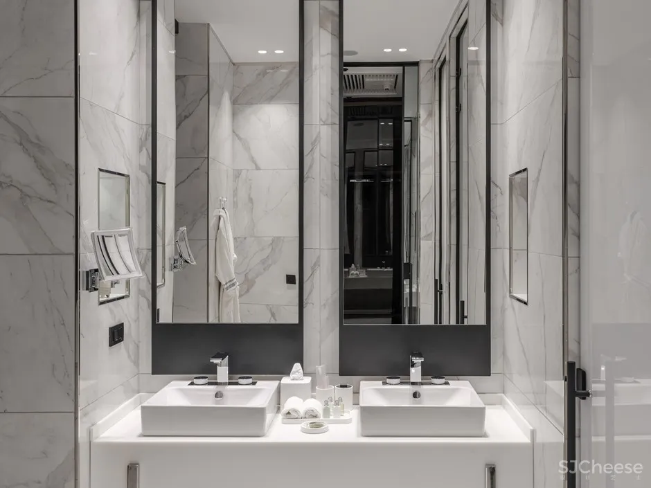 百年医院爆改五星级酒店,历史建筑表皮下,内里却这么前卫时尚