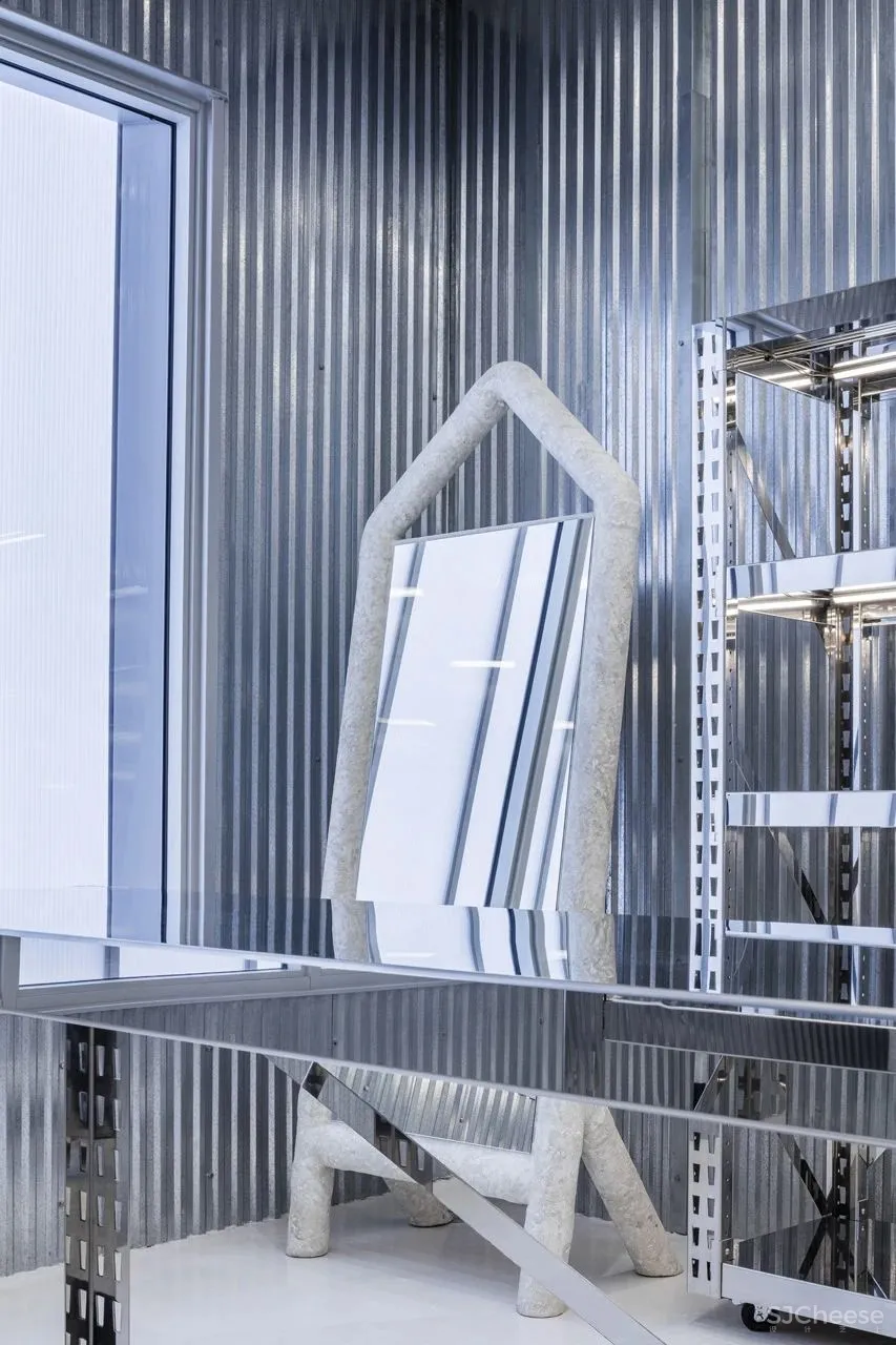 迈阿密设计街区的Off White,可不只是一家商店