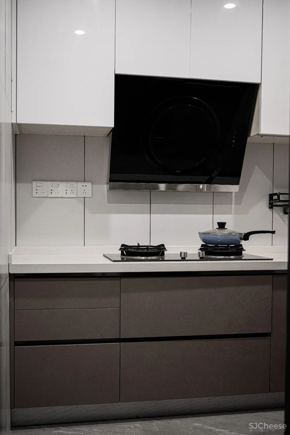 三层错层空间结构的趣味性,极简生活的本色