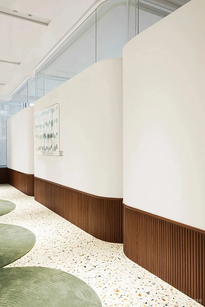 峻佳设计丨水上的白色花园,超现实主义咖啡馆打造城市记忆封面