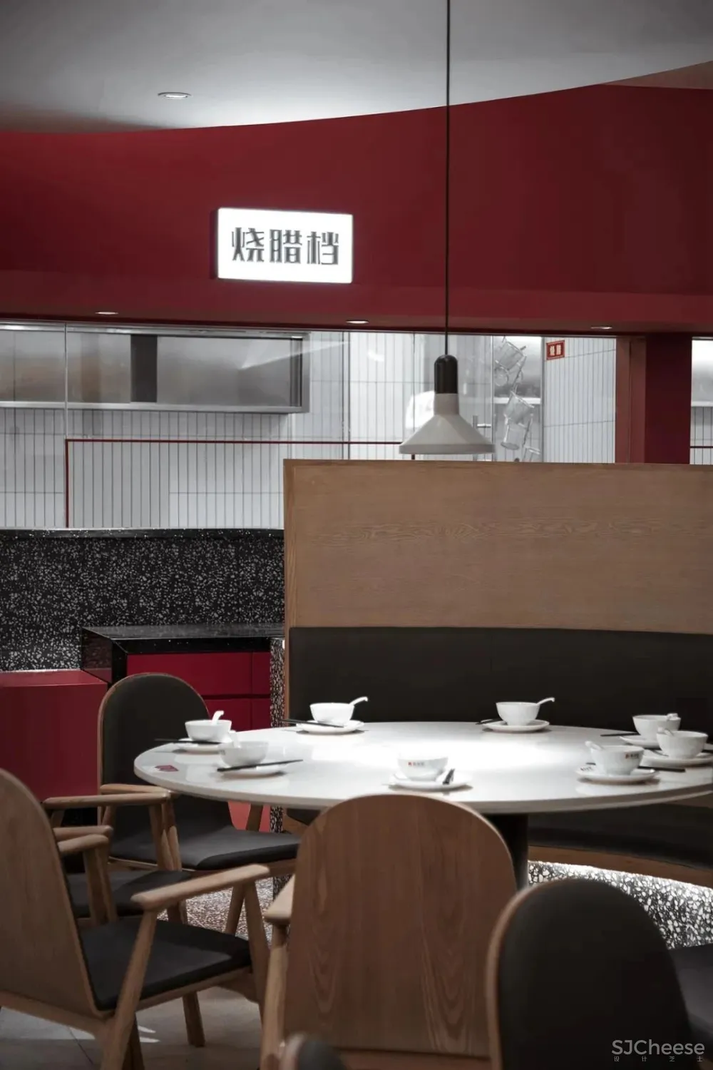 传统的港式餐厅这样设计很有感觉!