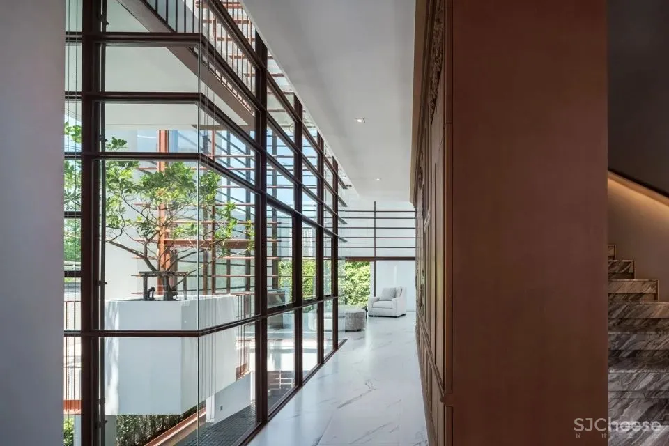 这个住宅让树都飘了!它是怎样做到的?