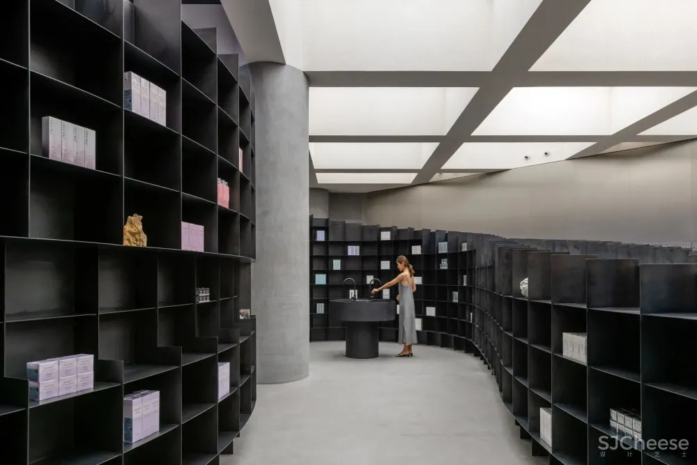 必逛的网红美妆店話梅落地成都,你打卡了吗?